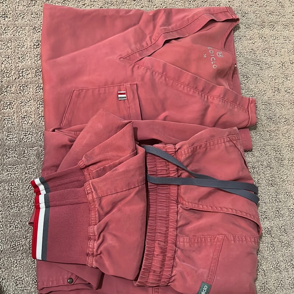 Mediclo medium top and small petite pant wear 3 times